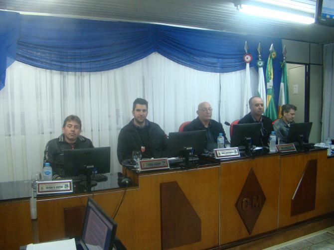 Câmara Municipal de Laranjeiras do Sul realiza duas sessões na noite desta segunda feira 09 de maio
